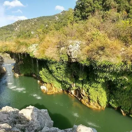 Les Barons De Guers Castelnau-de-Guers